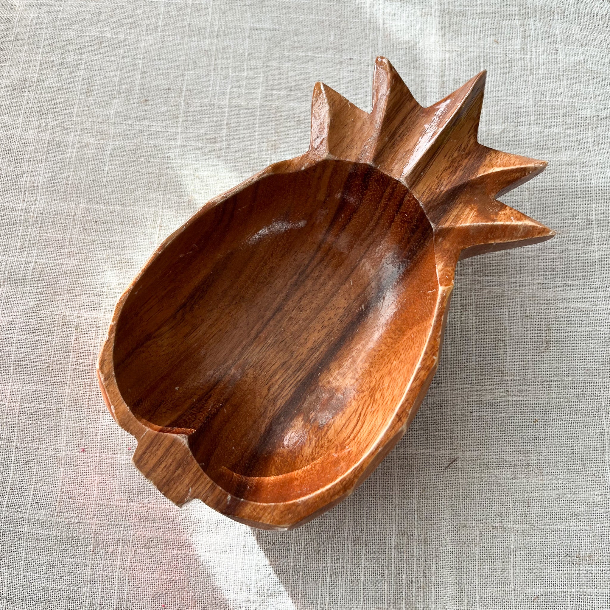 Pineapple Monkeypod Trinket Dish – KUBO Long Beach